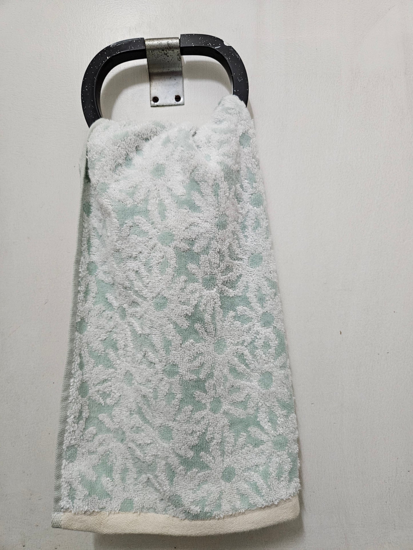 Super soft hand towels