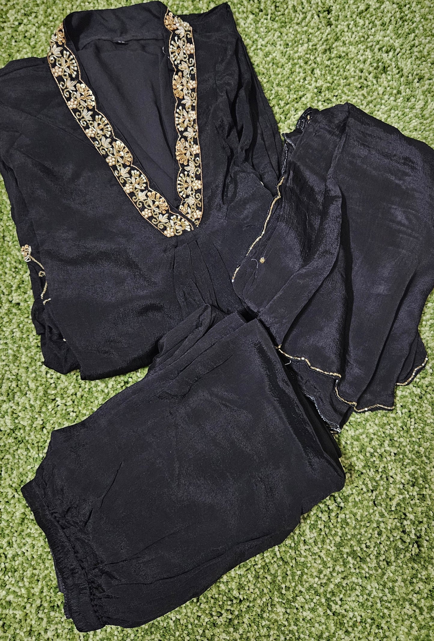 Magica black chinon suit