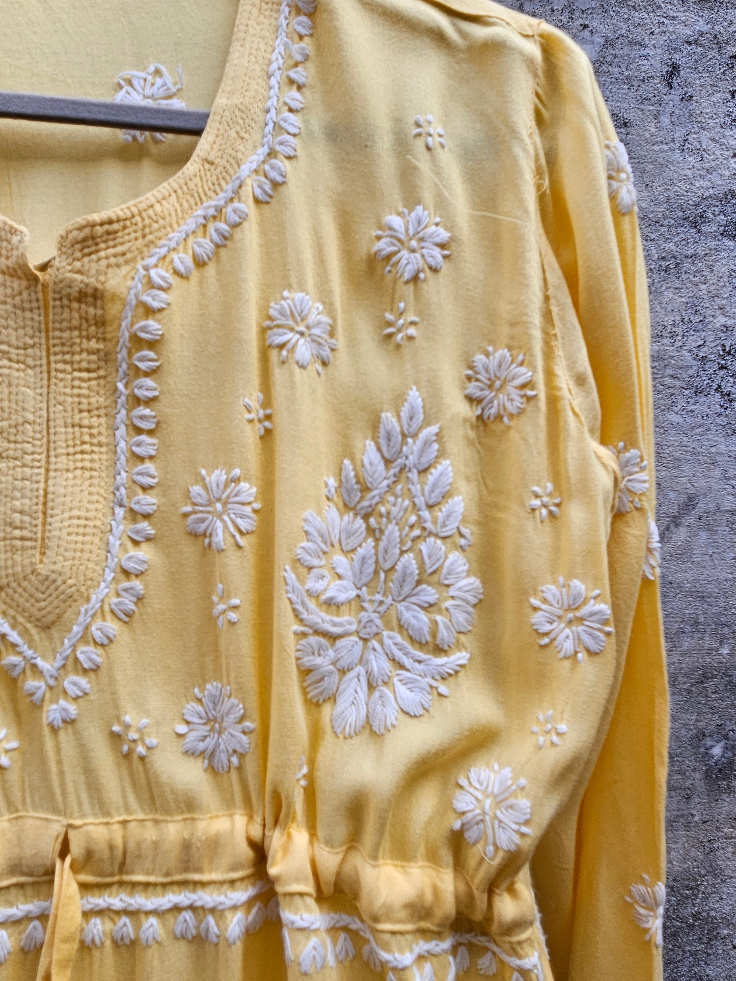 Modal nyra cut chikan kurti