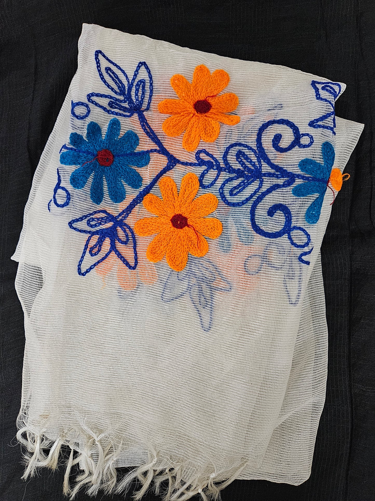 Dainty daisy dupatta