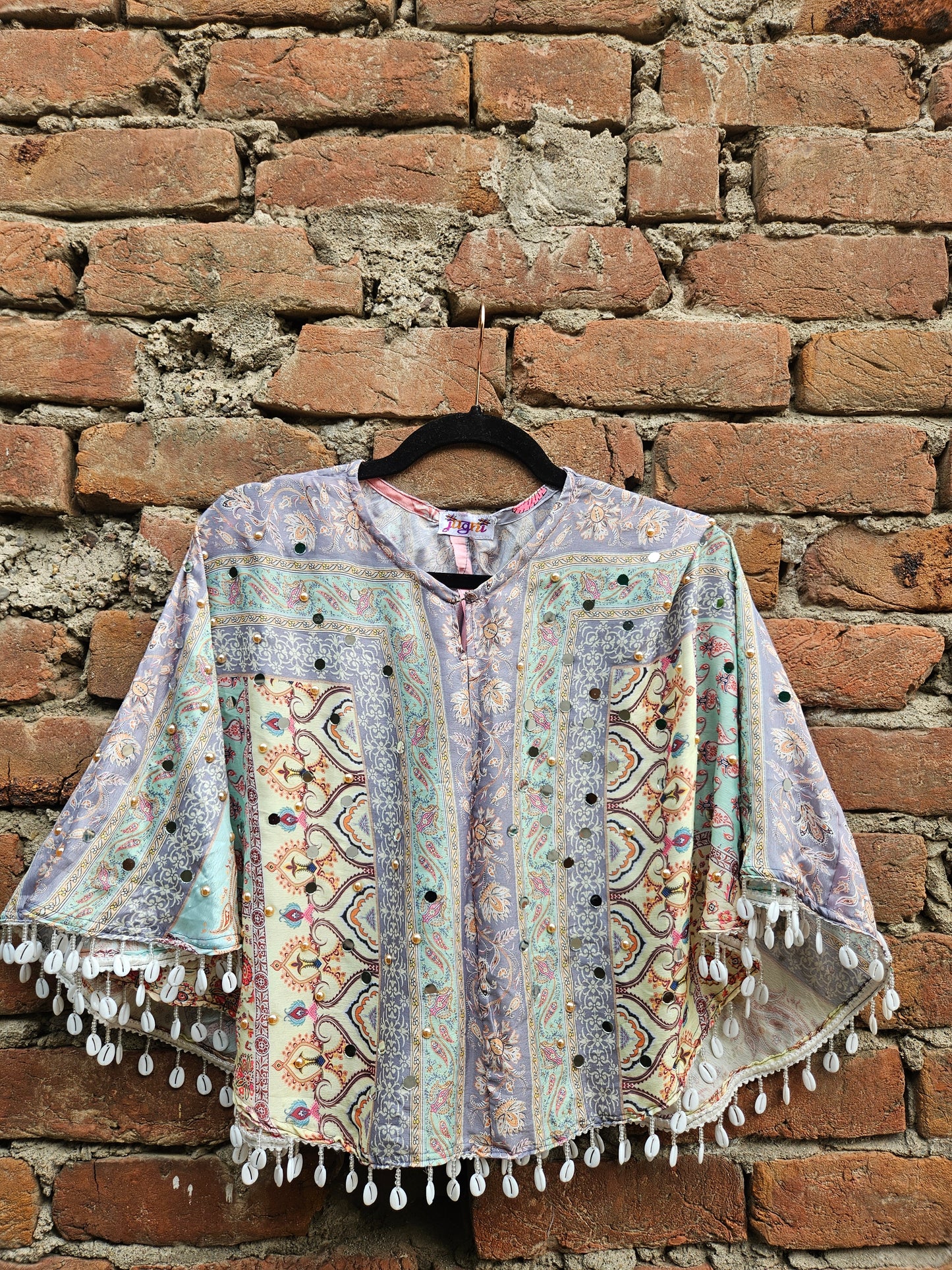 Chamkeeli Titli Cape