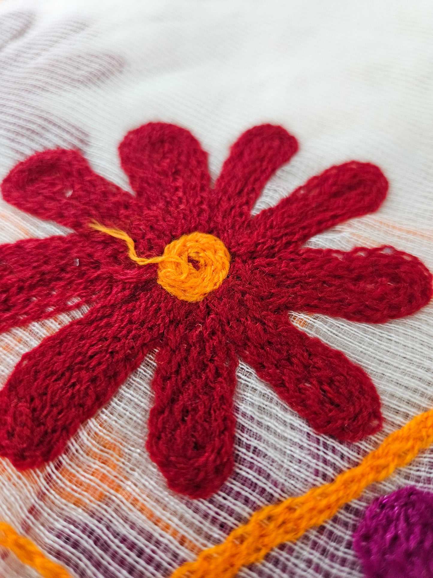 Dainty daisy dupatta