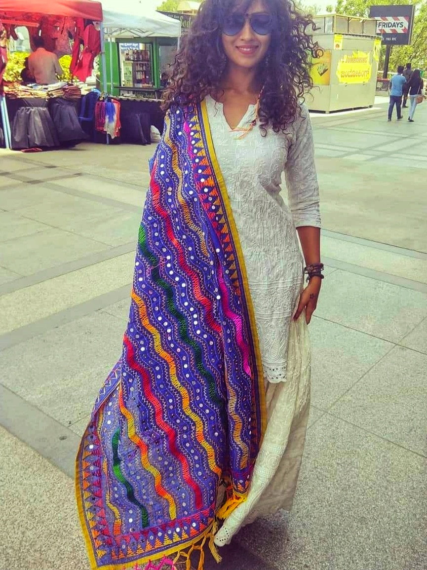 Zigzag phulkari dupatta