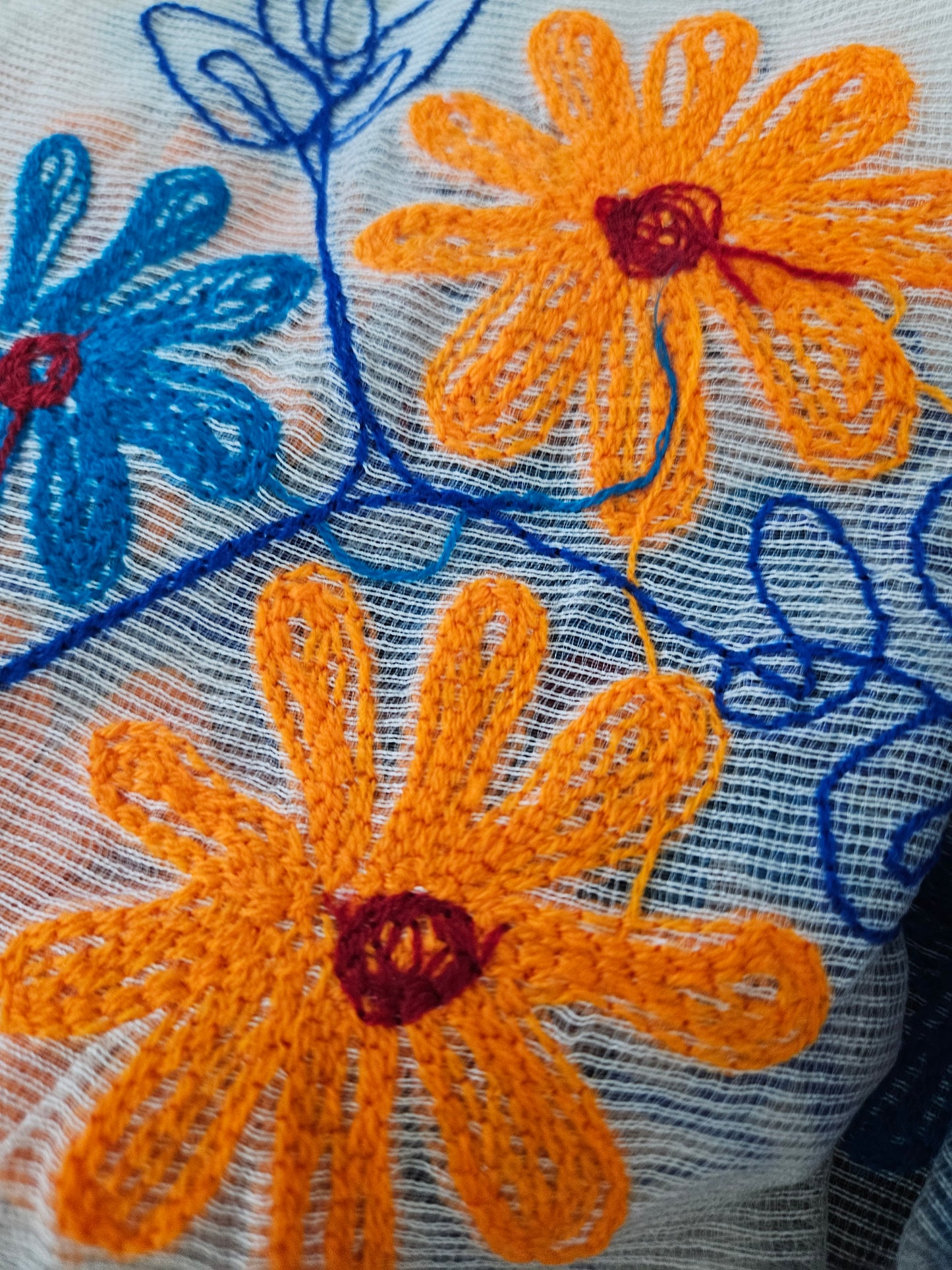 Dainty daisy dupatta