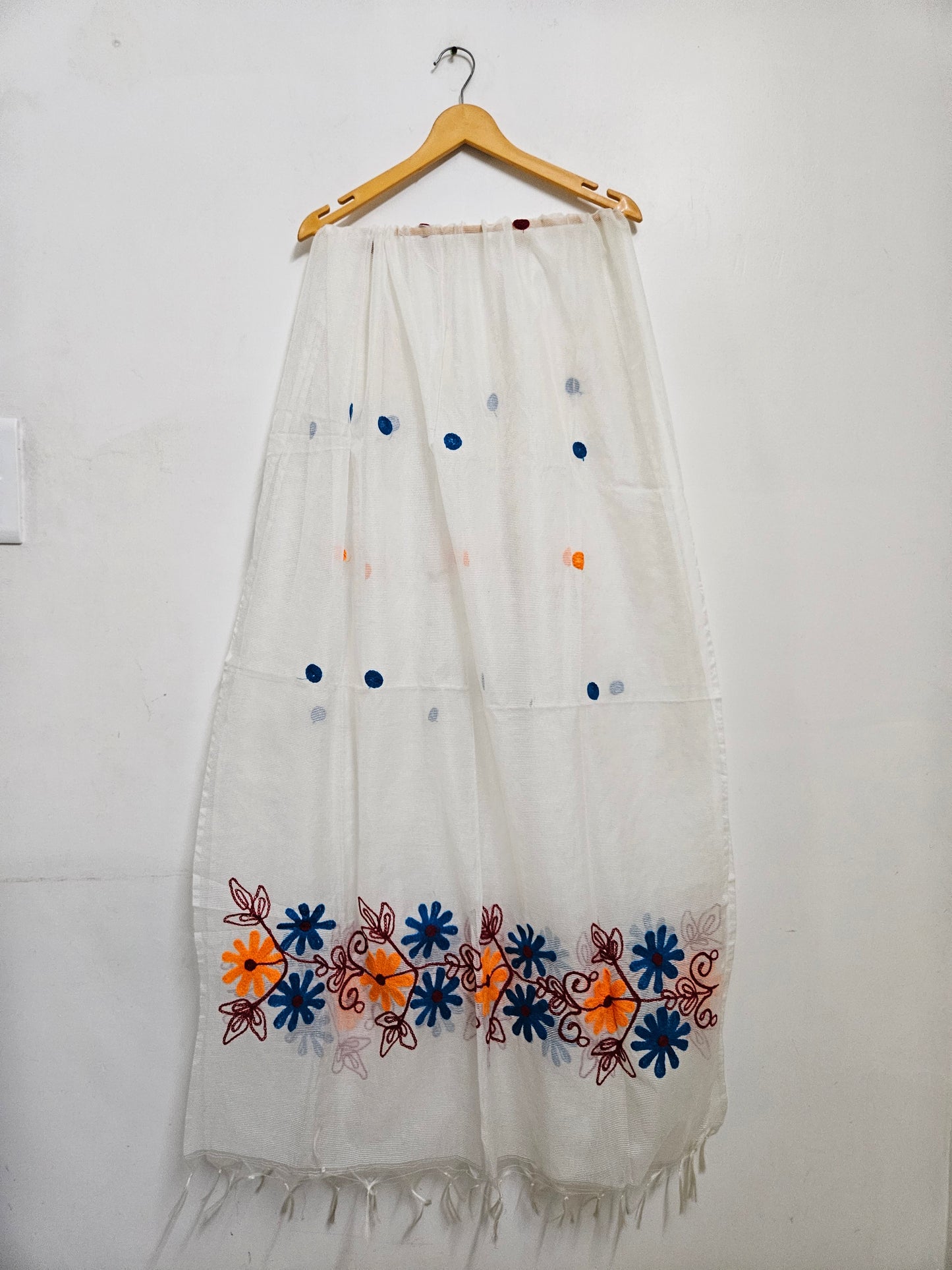 Dainty daisy dupatta