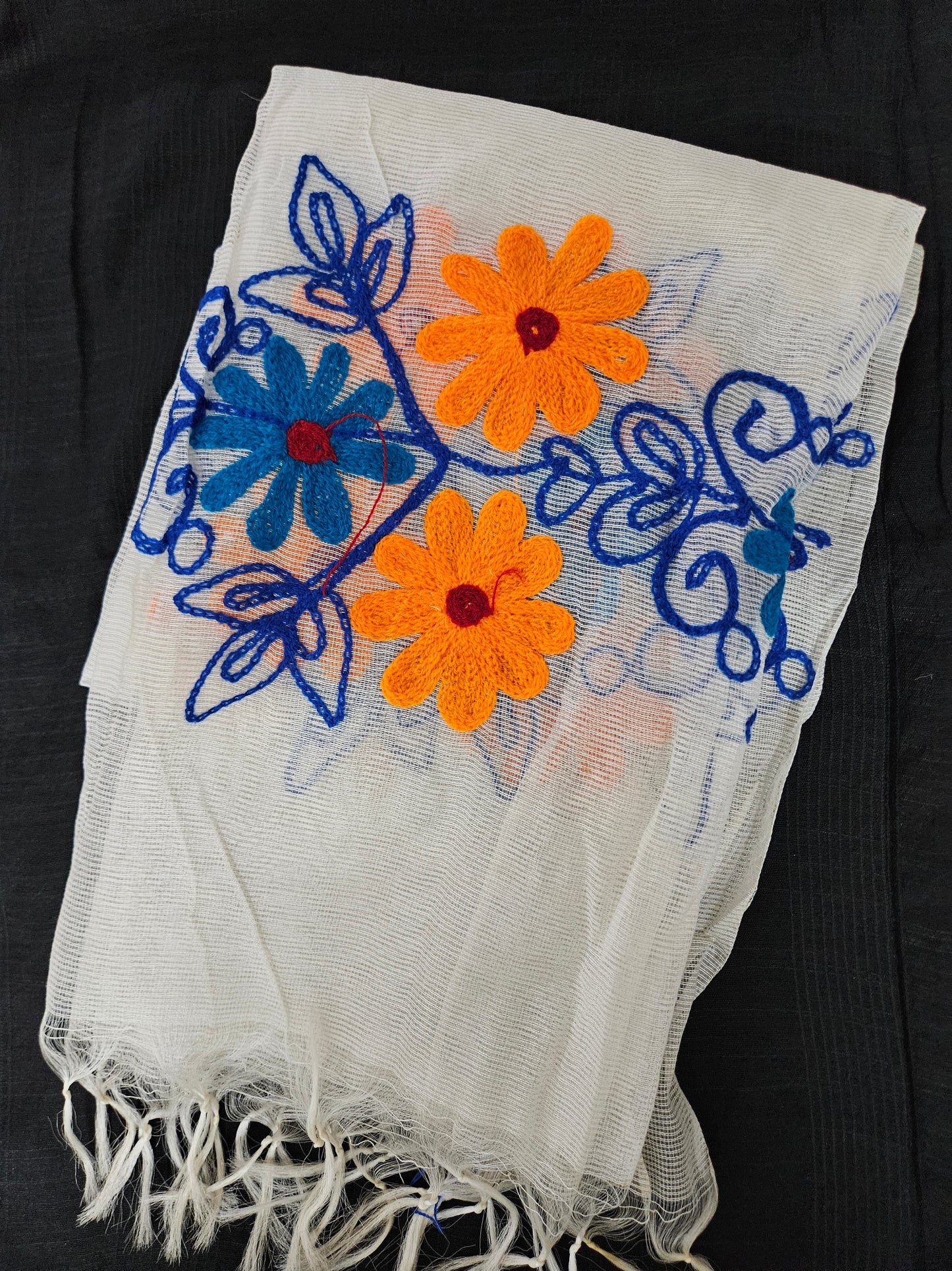 Dainty daisy dupatta