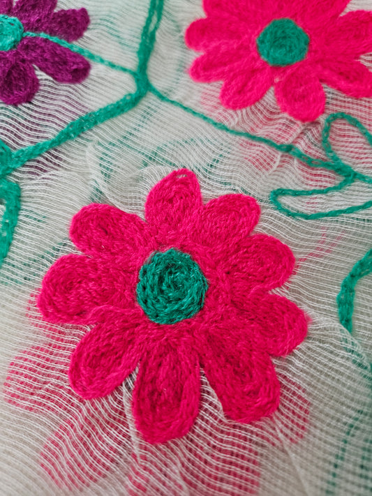 Dainty daisy dupatta