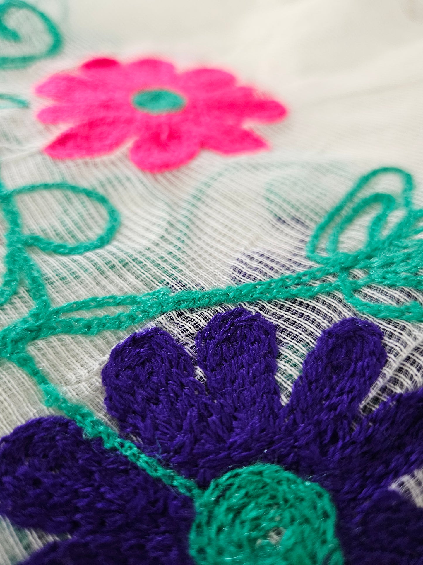 Dainty daisy dupatta