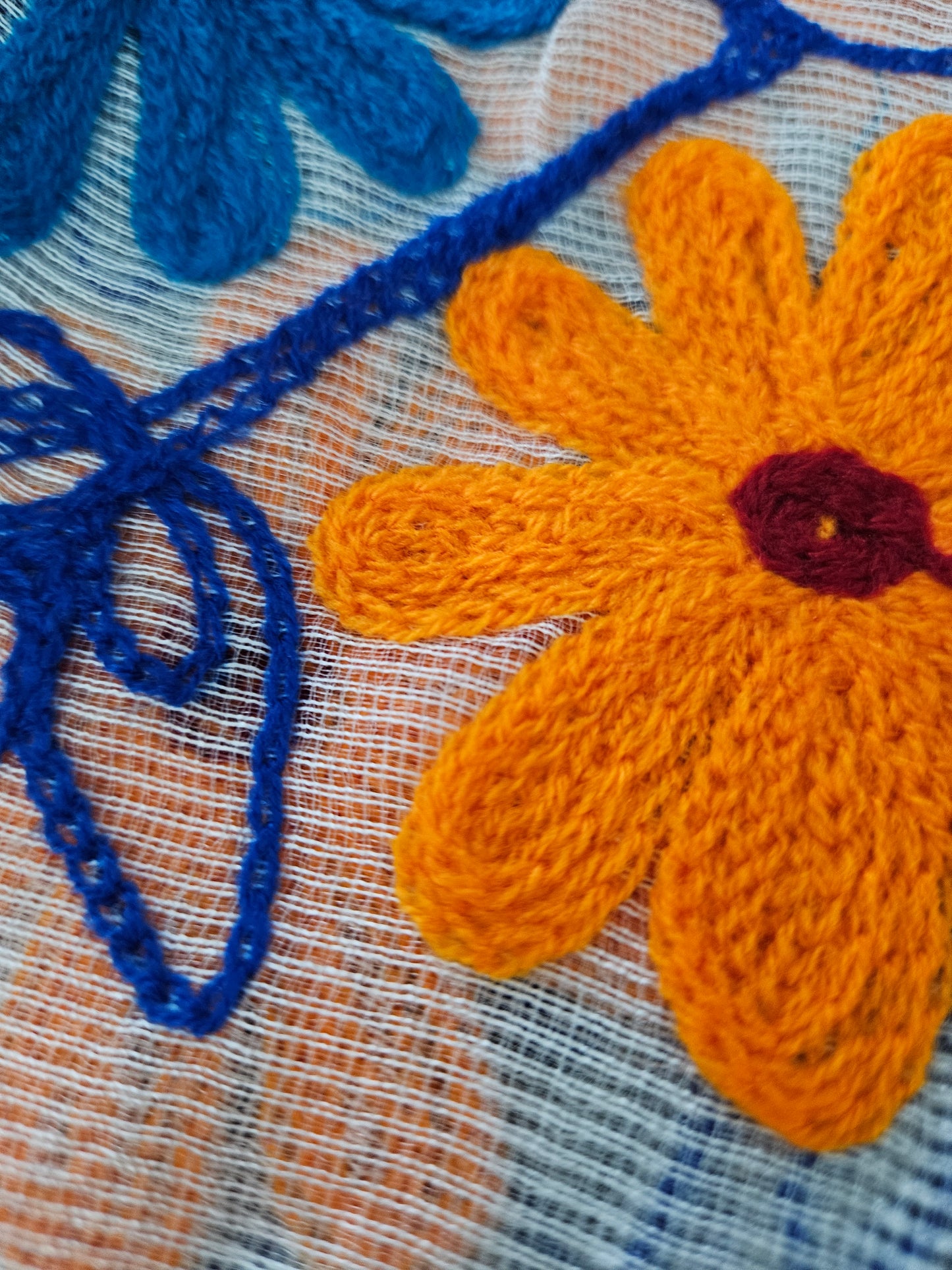 Dainty daisy dupatta