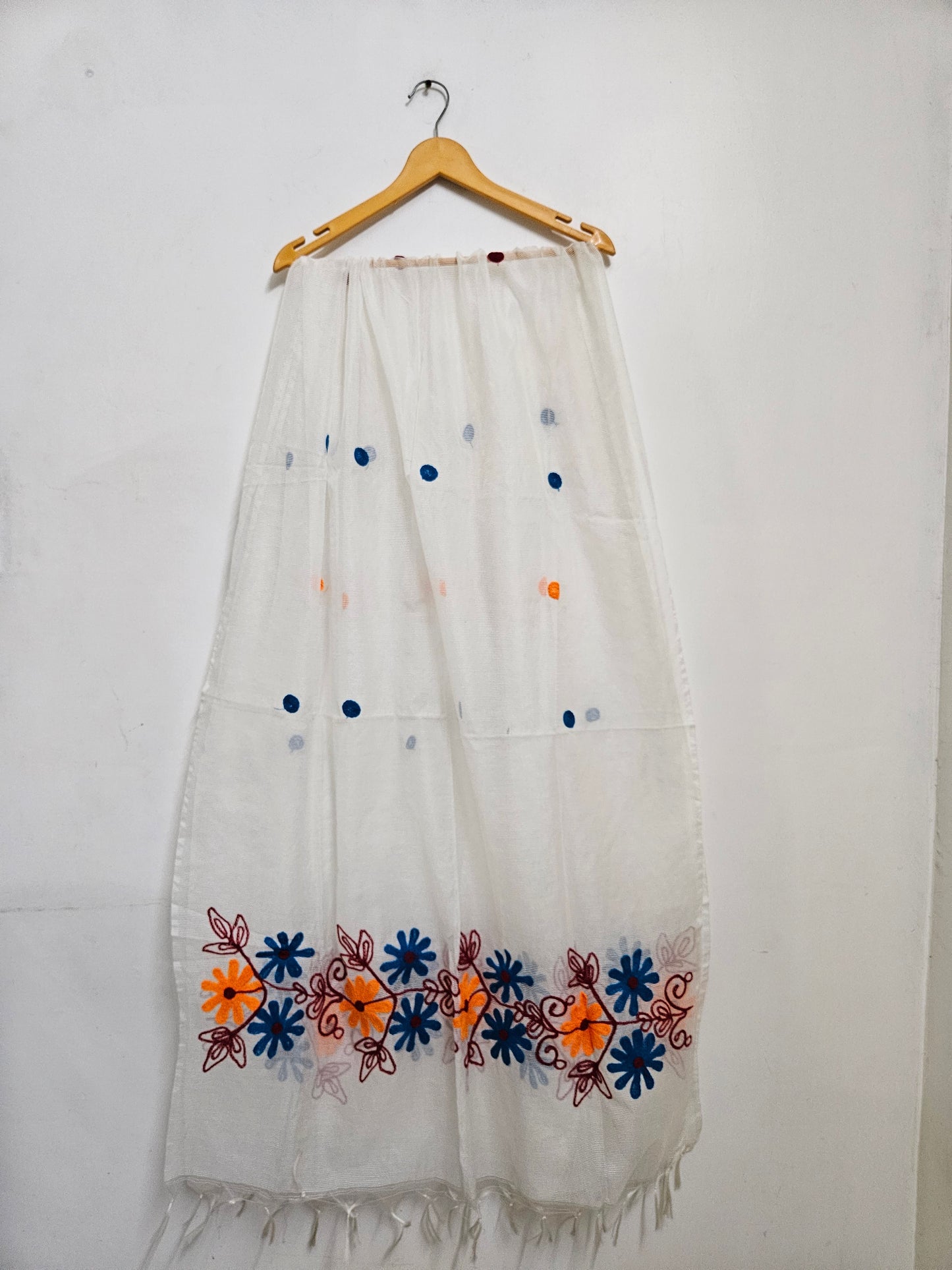 Dainty daisy dupatta