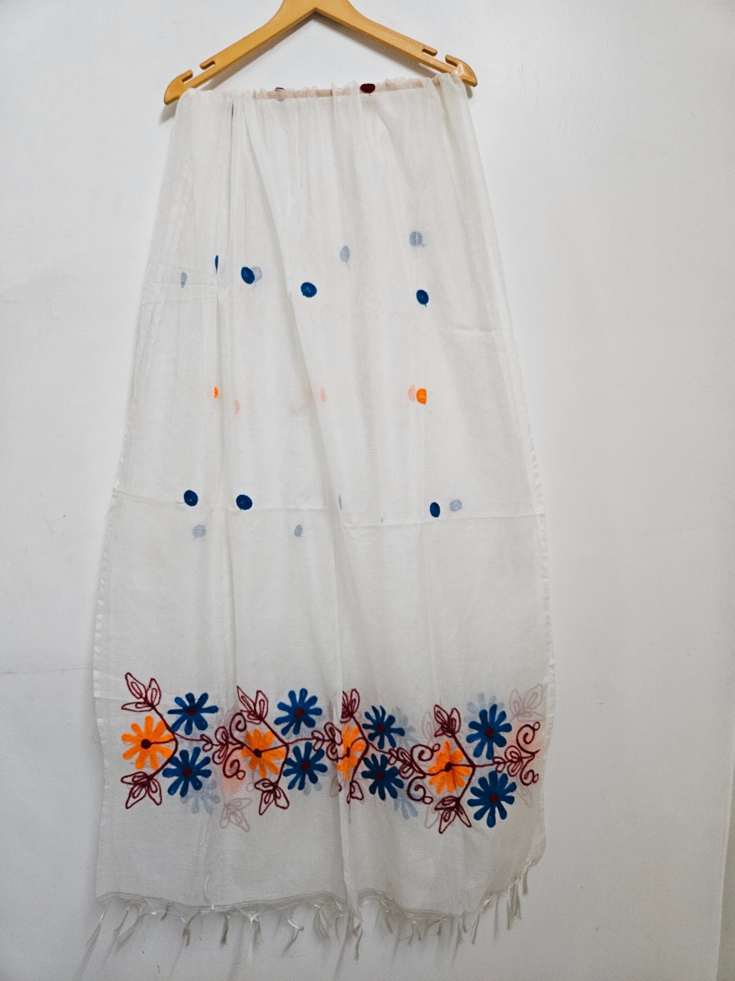 Dainty daisy dupatta